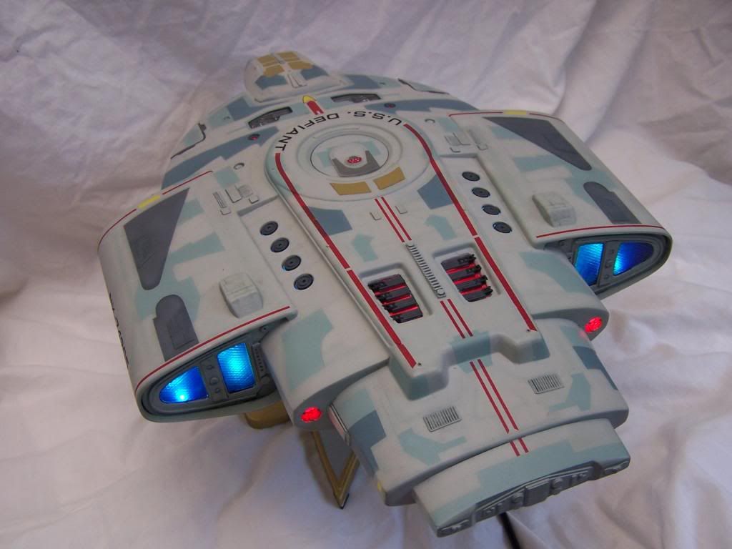 U.S.S Defiant (lighted) - Ready for Inspection - SF & RealSpace